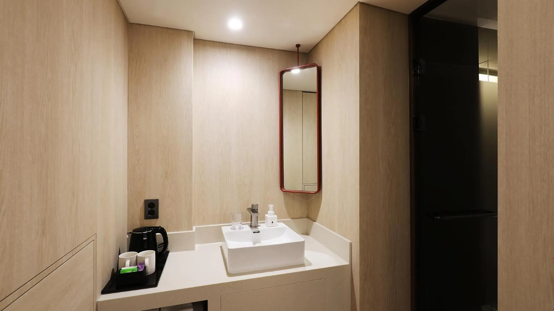 Seoul Inn Hotel By The Designers